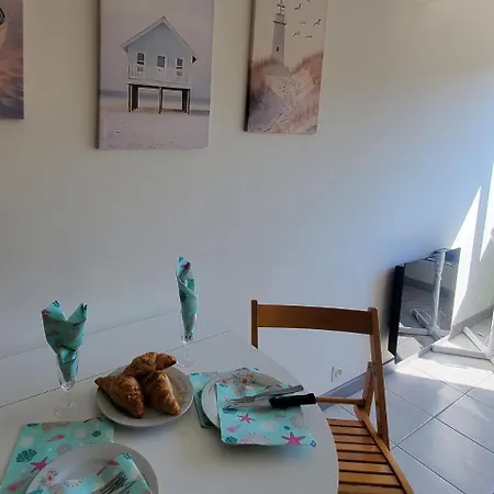 Apartment A 100m De La A5, Etage 1