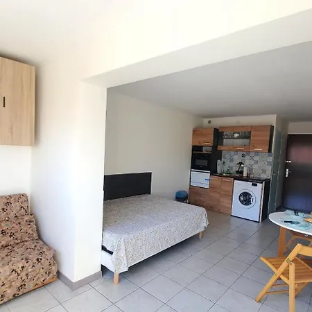 Appartement A 100m De La A5, Etage 1 Agde